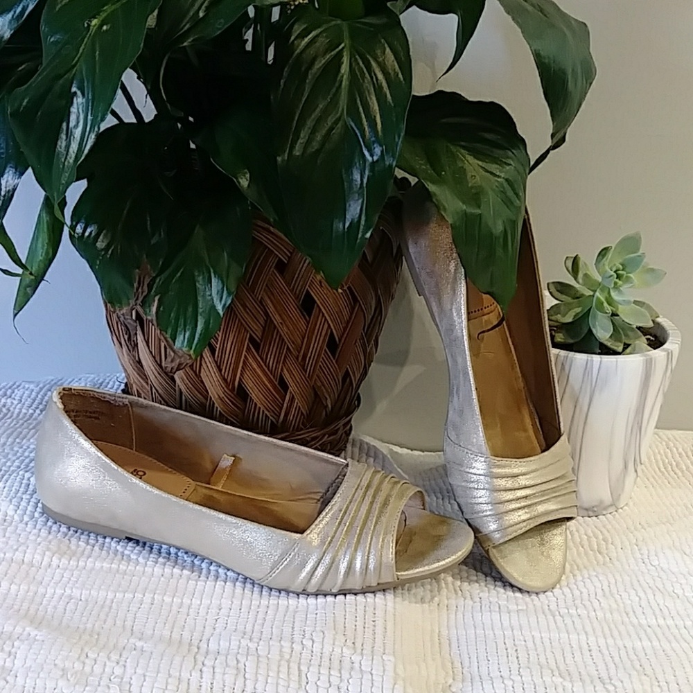 Flat shoes
